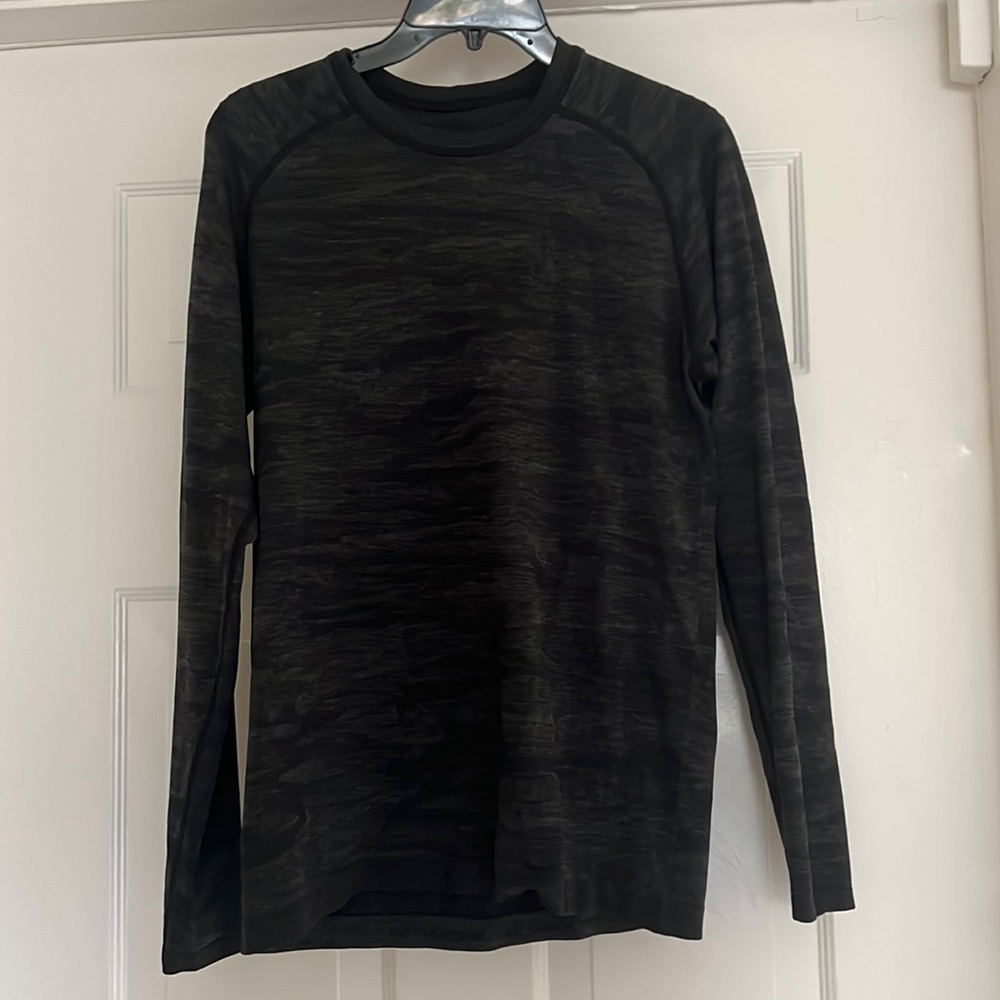 Cyber Monday Price Drop !!Lululemon long sleeve shirt